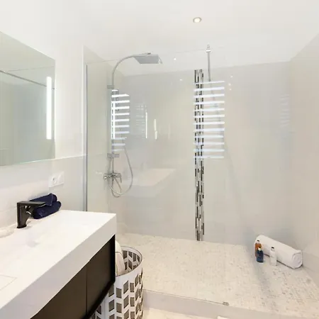 Luxurious 3 Bedroom Apartment, In The Heart Διαμέρισμα