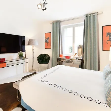 Διαμέρισμα Luxurious 3 Bedroom Apartment, In The Heart Κάννες