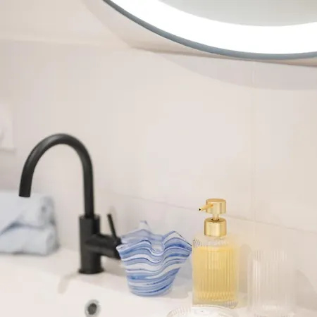 Luxurious 3 Bedroom Apartment, In The Heart *