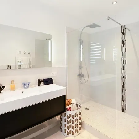 Διαμέρισμα Luxurious 3 Bedroom Apartment, In The Heart *