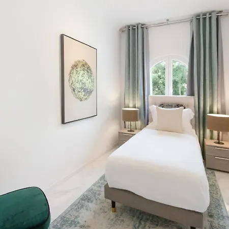 Luxurious 3 Bedroom Apartment, In The Heart Διαμέρισμα Κάννες