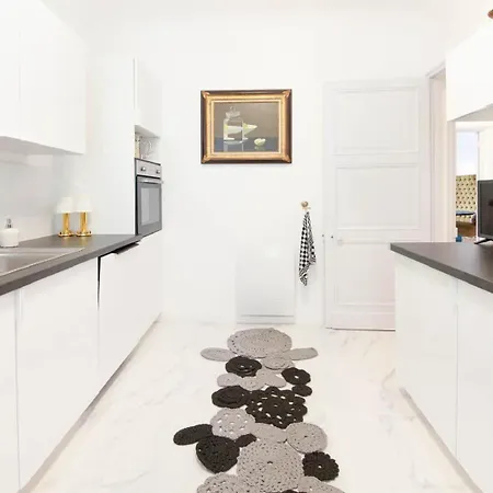 Luxurious 3 Bedroom Apartment, In The Heart