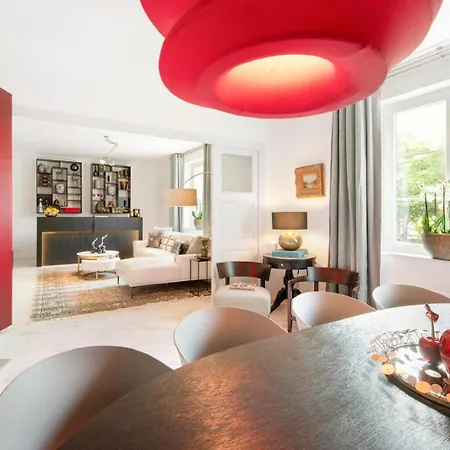 Διαμέρισμα Luxurious 3 Bedroom Apartment, In The Heart