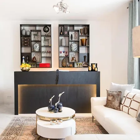 Luxurious 3 Bedroom Apartment, In The Heart Διαμέρισμα *